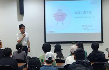 防災体験学習にきた中学生を対象にした「防災講座」